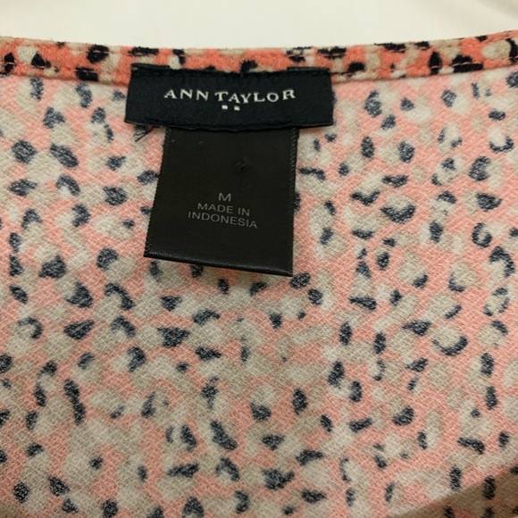 Ann Taylor SZ M Pleaded Collar Polyester Spandex - Picture 3 of 4